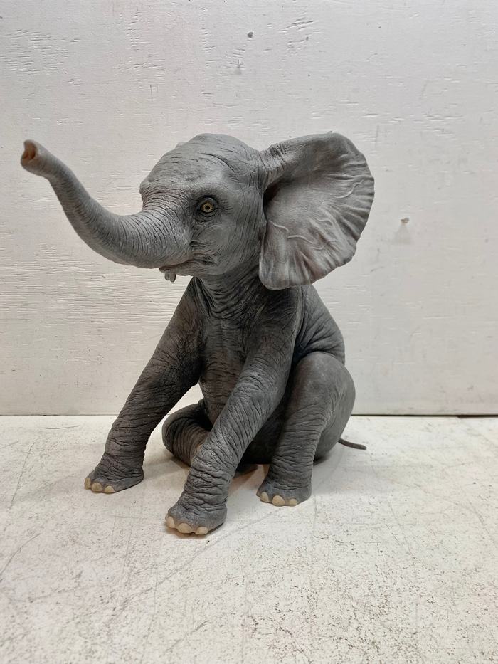 Sitting Pretty by Paul Trefry | Lethbridge Gallery